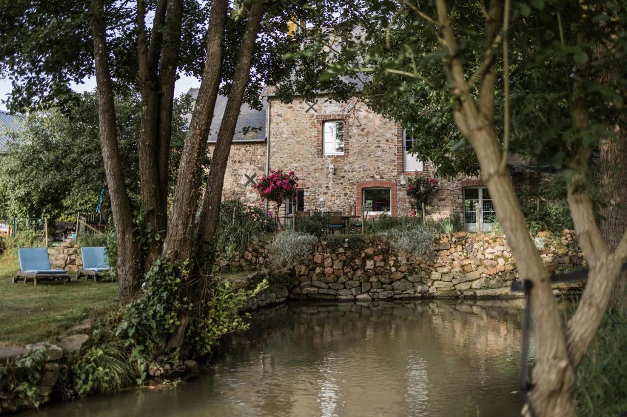 Le Moulin Des Forges Hotell Sainte-Suzanne  Eksteriør bilde