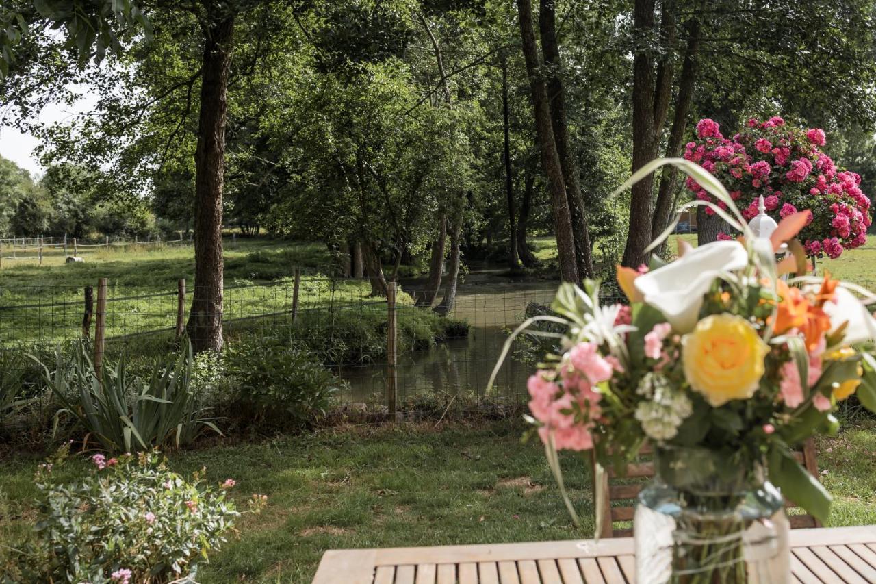 Le Moulin Des Forges Hotell Sainte-Suzanne  Eksteriør bilde