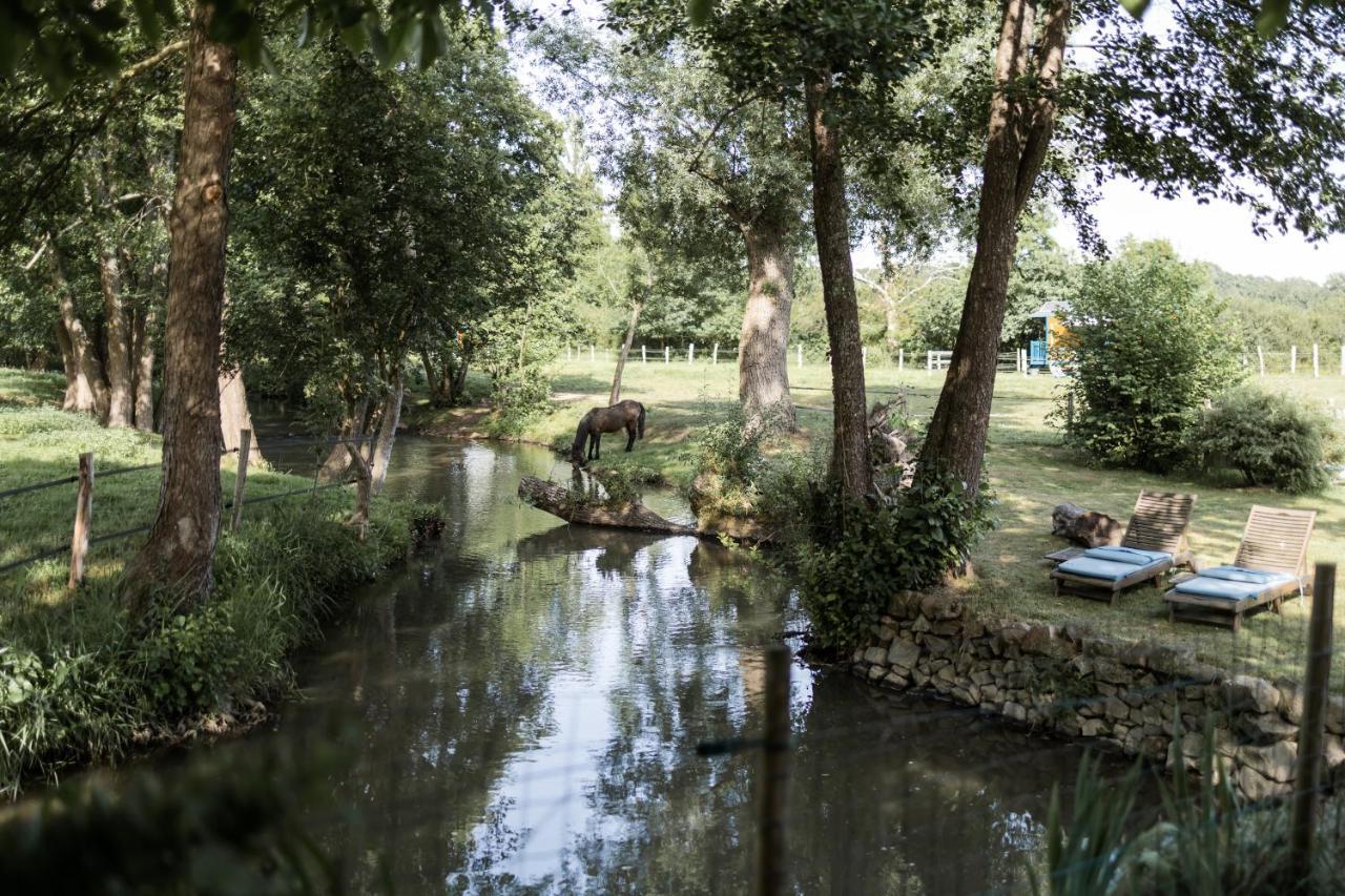 Le Moulin Des Forges Hotell Sainte-Suzanne  Eksteriør bilde