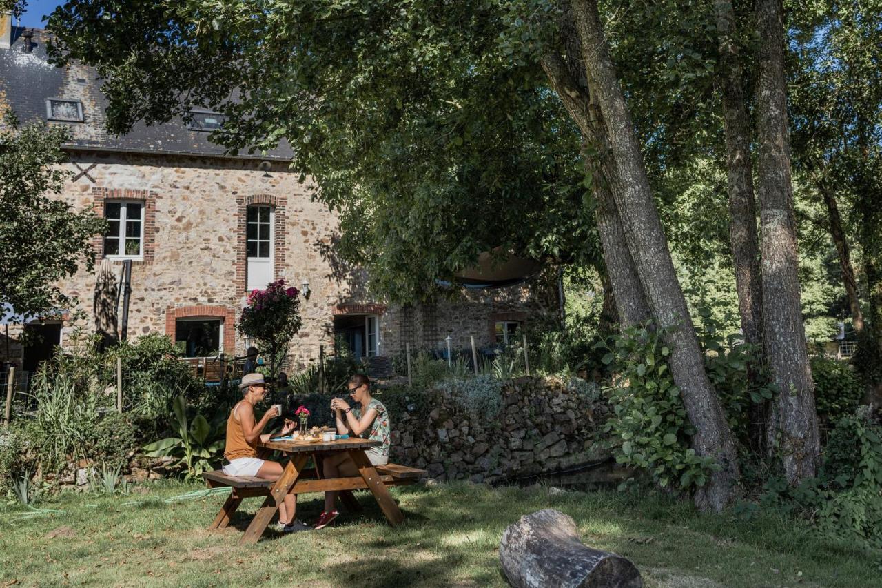 Le Moulin Des Forges Hotell Sainte-Suzanne  Eksteriør bilde